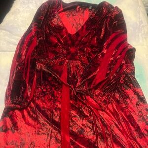Velvet like red/black 1x Dept. 9 top